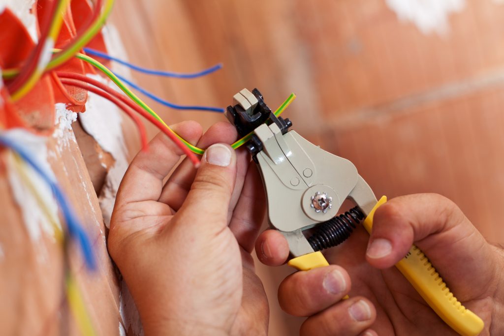 Common Electrical Issues That You Should Leave To The Electrician